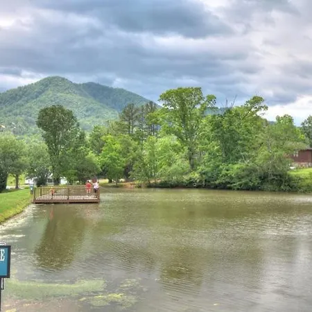 Villa Peaceful Mountain View- Hot Tub- Pool Table- Fire Pit-Fenced Yard-Pet Friendly- Pool & Pond à Sevierville Extérieur photo