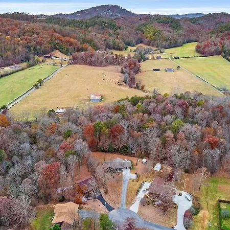Villa Peaceful Mountain View- Hot Tub- Pool Table- Fire Pit-Fenced Yard-Pet Friendly- Pool & Pond à Sevierville Extérieur photo