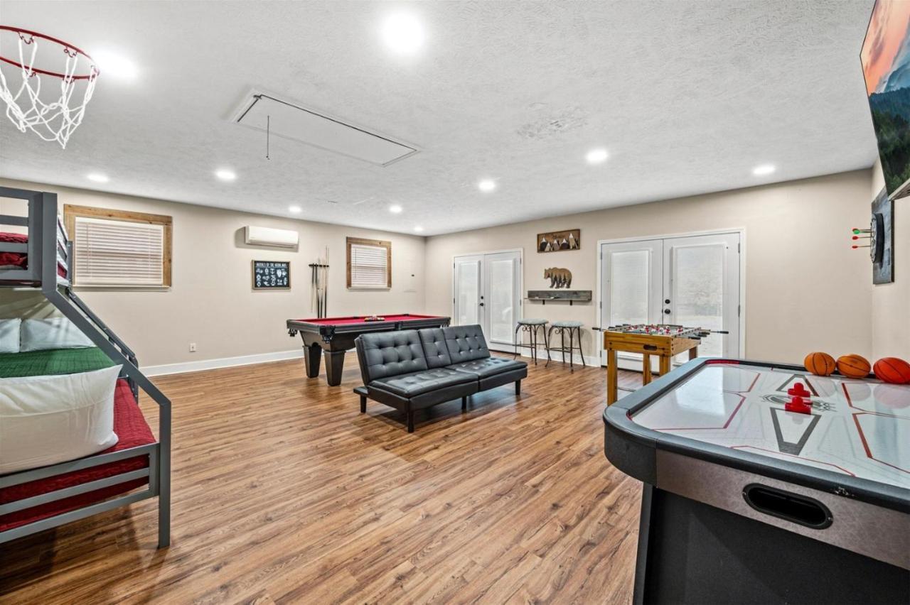 Peaceful Mountain View- Hot Tub- Pool Table- Fire Pit-fenced Yard-pet Friendly- Pool & Pond Hébergement de vacances *