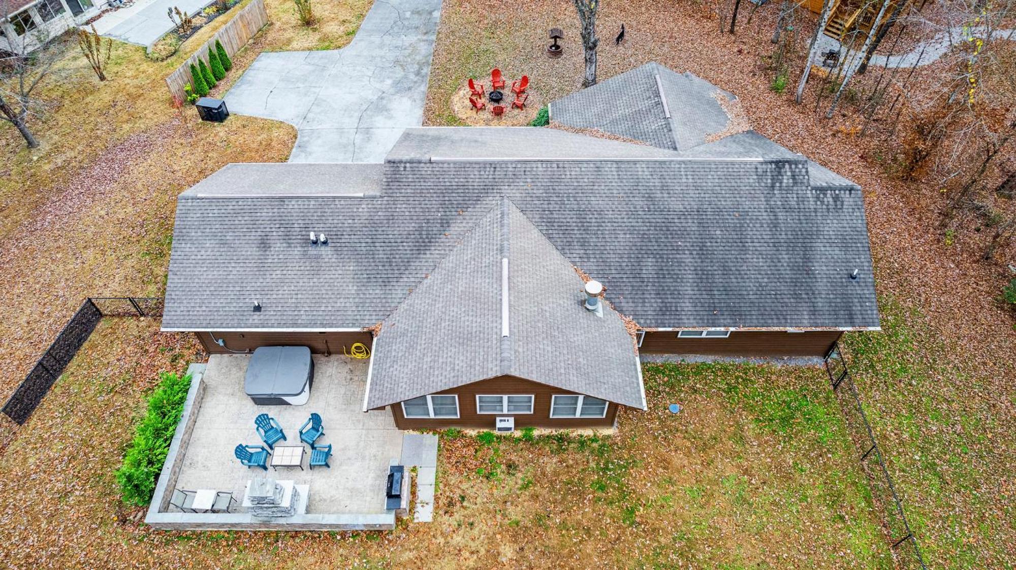 Peaceful Mountain View- Hot Tub- Pool Table- Fire Pit-fenced Yard-pet Friendly- Pool & Pond Sevierville