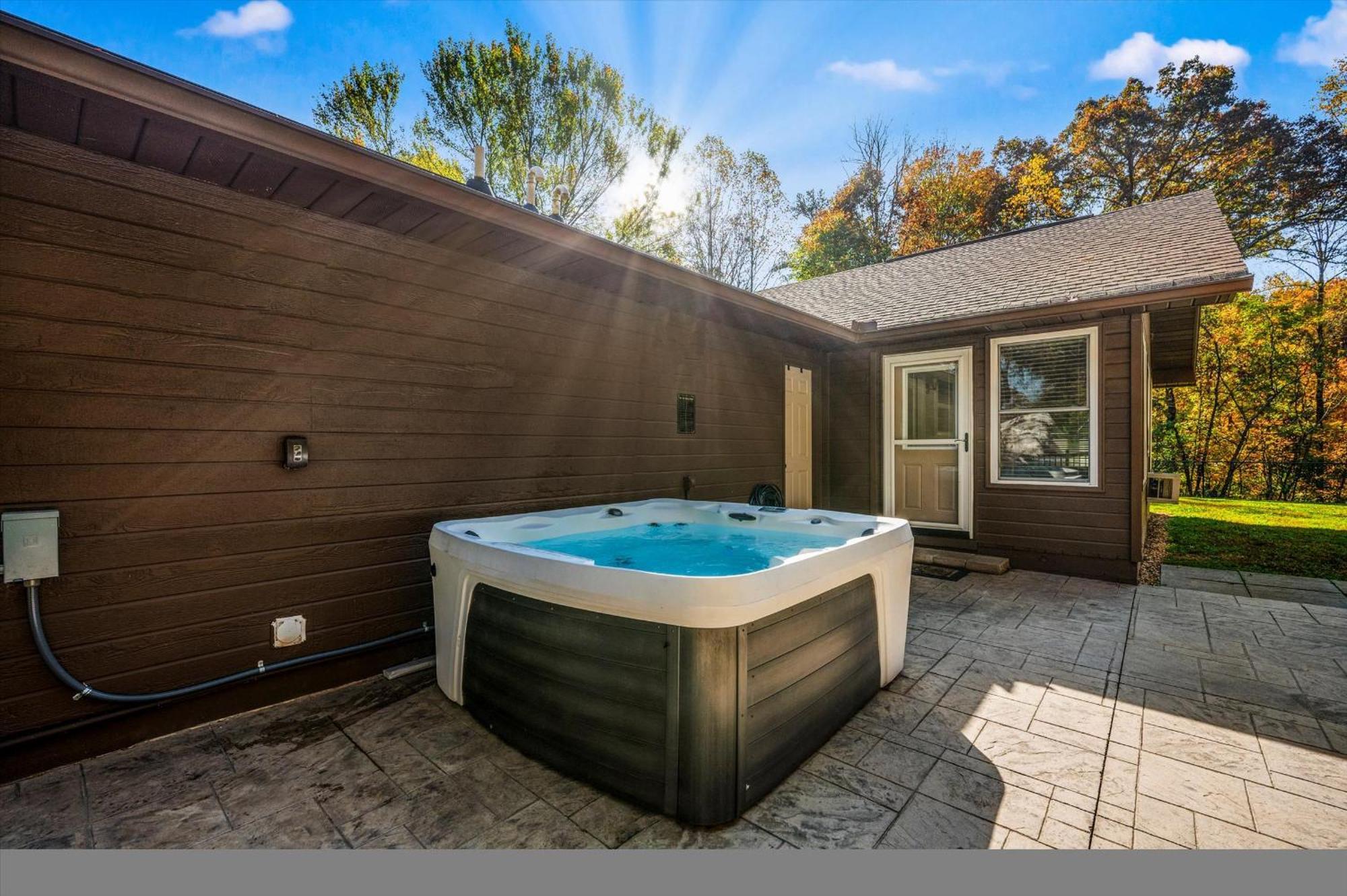 Peaceful Mountain View- Hot Tub- Pool Table- Fire Pit-fenced Yard-pet Friendly- Pool & Pond Hébergement de vacances *