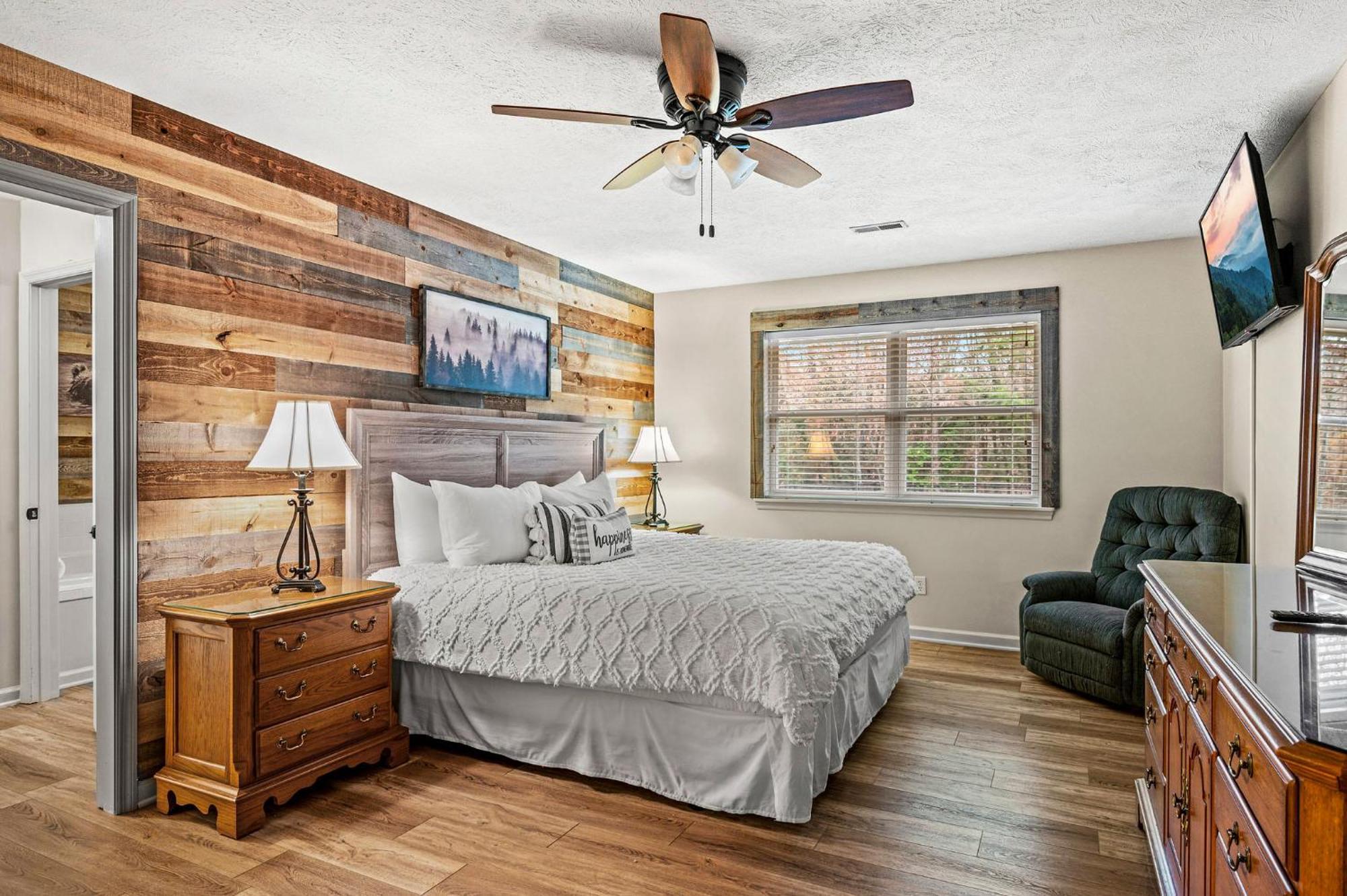 Hébergement de vacances Peaceful Mountain View- Hot Tub- Pool Table- Fire Pit-fenced Yard-pet Friendly- Pool & Pond