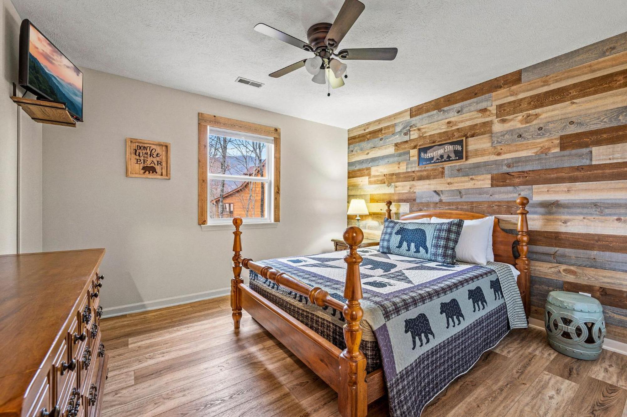 Peaceful Mountain View- Hot Tub- Pool Table- Fire Pit-fenced Yard-pet Friendly- Pool & Pond * Sevierville