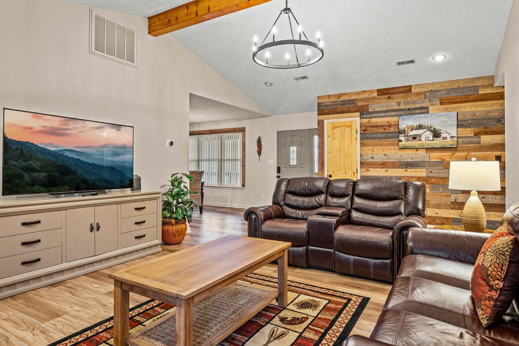 Peaceful Mountain View- Hot Tub- Pool Table- Fire Pit-fenced Yard-pet Friendly- Pool & Pond Hébergement de vacances